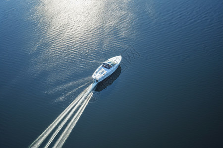 湖面行驶的船飞速高清图片素材