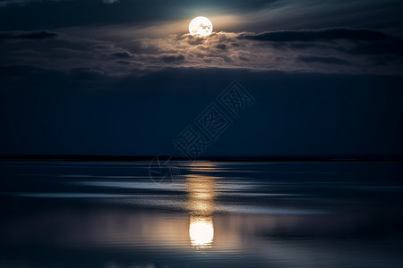 晚上海上的月色图片