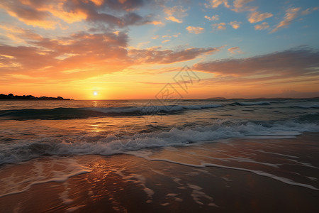 夕阳下的大海海浪图片