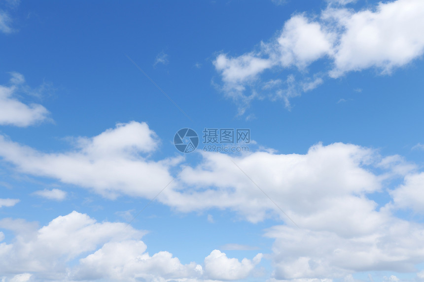 蓝蓝的天空背景图片
