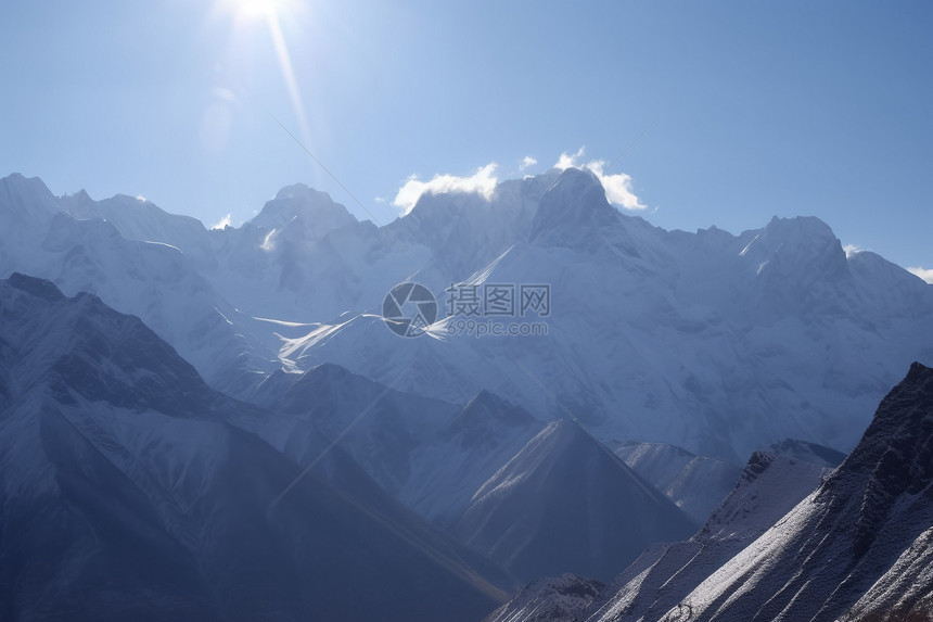 积雪的山脉图片