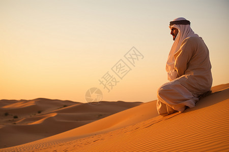 穿着传统服饰的沙特阿拉伯男人图片