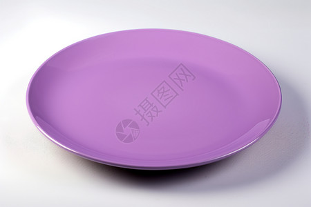 空白的紫色陶瓷餐盘图片