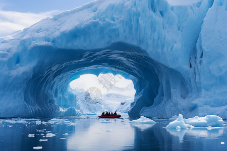 南极冰川中探险队伍的船只图片