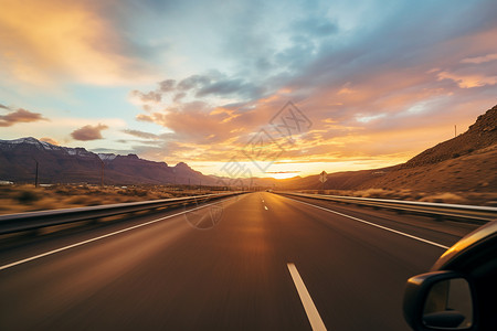 第一视角打碟机日落中的公路旅行第一视角背景