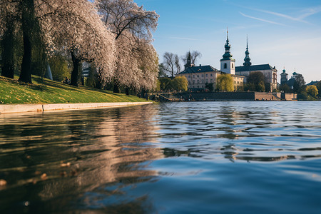 欧洲城市公园中的池塘图片