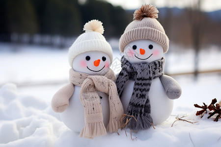 雪地里的小雪人玩具高清图片