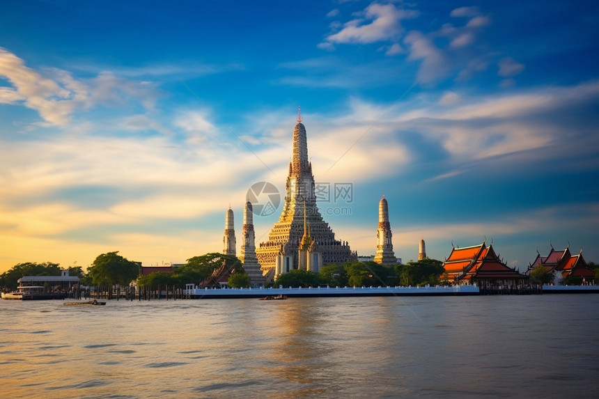 河岸旁著名的宗教建筑图片