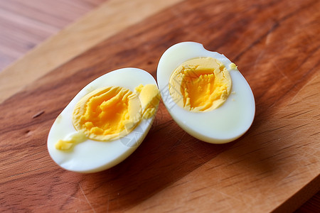 胆固醇切开的煮鸡蛋背景