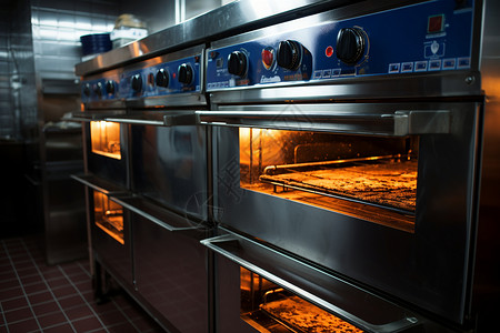 厨房的烤箱图片