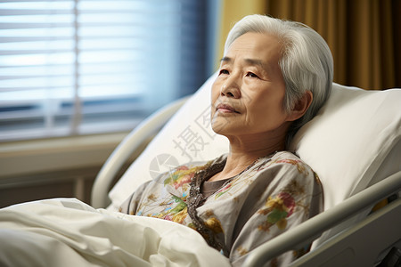 一位老妇人躺在病床上图片素材