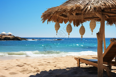 炎热沙滩沙滩上的遮阳伞和椅子背景