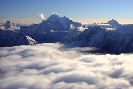 山脉间的云海图片