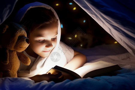 夜晚读书的孩子图片