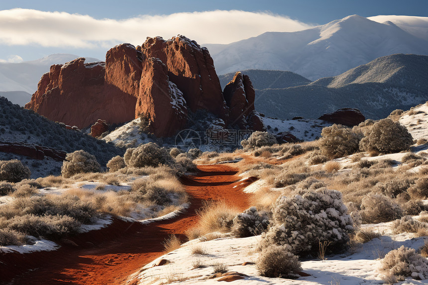 冬季奇特的岩石景观图片