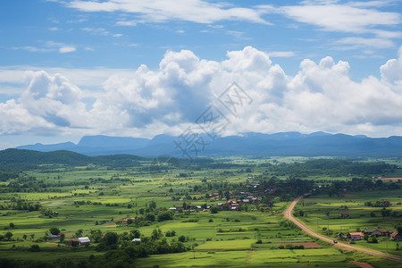 夏季辽阔的平原乡村景观图片