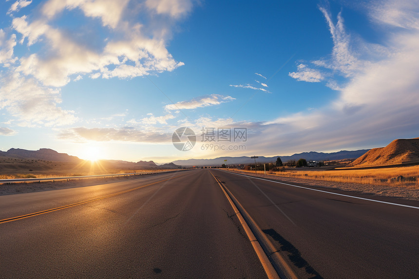 蓝天下的公路图片