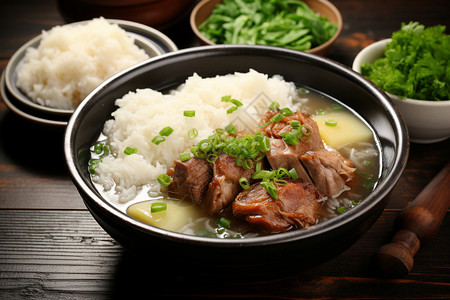 传统美食的牛肉萝卜汤烩饭高清图片