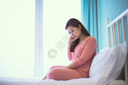 医院待产的孕妇背景图片