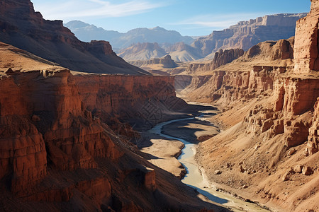 河流穿过沙漠地带的峡谷高清图片