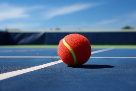 网球场上的网球高清图片
