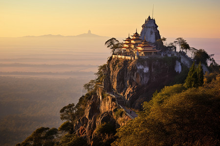 山顶神圣的佛教建筑图片