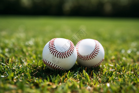 草坪上的棒球比赛图片