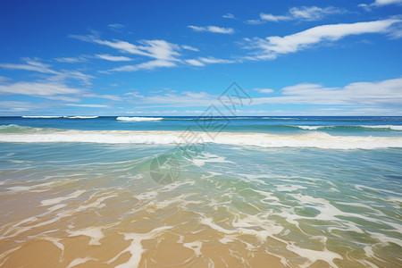 蓝天下的海滩图片