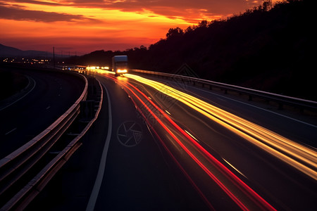 夜晚的交通公路图片