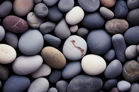 海滩上光滑的鹅卵石图片