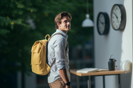 背书包的男大学生图片