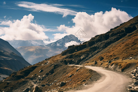 徒步旅行的喜马拉雅山脉景观高清图片