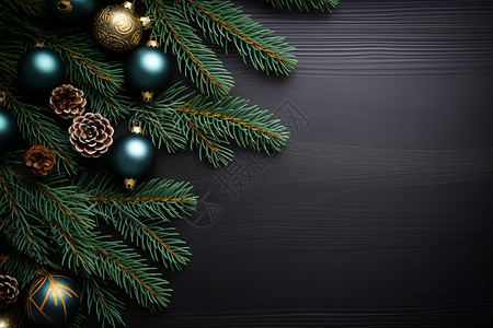 圣诞树上闪耀的装饰品图片