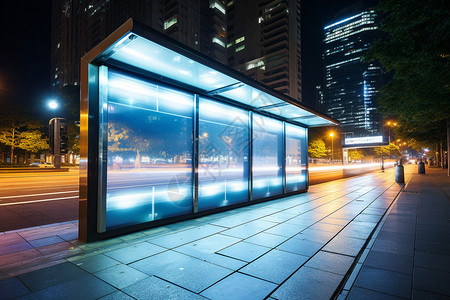 擎天柱广告牌透明的公交站背景