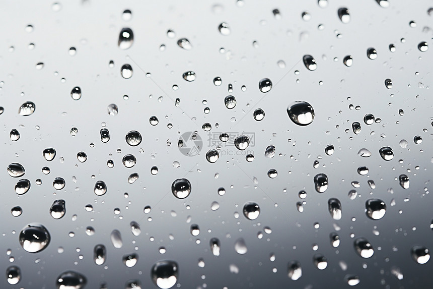 雨中清晰玻璃细腻效果照片图片