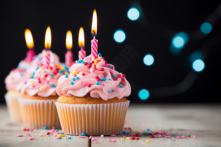 彩色生日蛋糕彩色糖珠和蛋糕背景