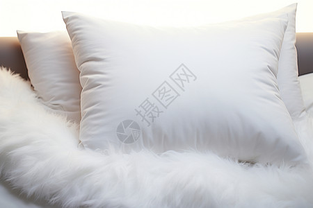 柔软的白色枕头图片