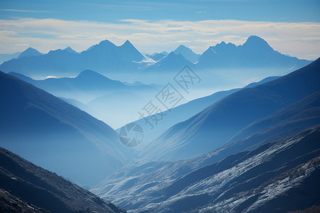 山脉的美丽风景图片