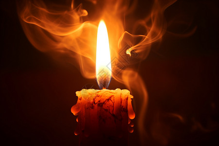 一支点燃蜡烛室内点燃的蜡烛背景