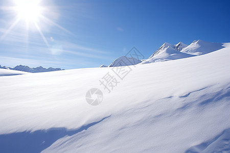 户外雪山中的山脉图片