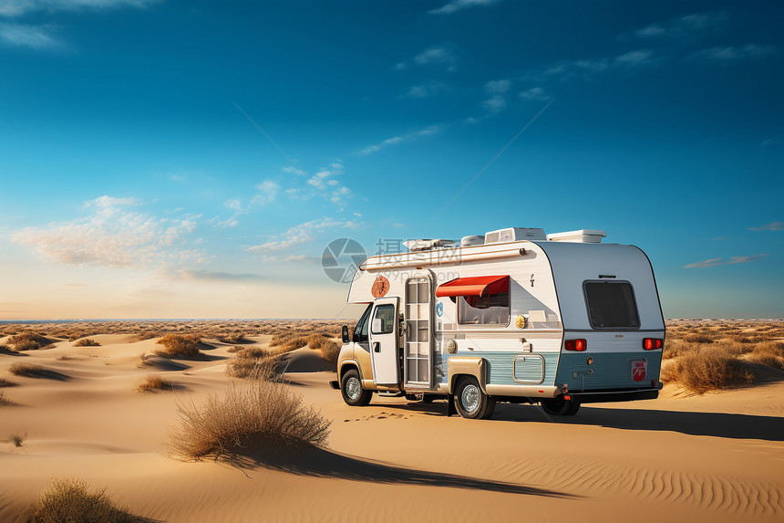 沙漠中的房车图片