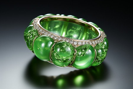 翠绿之玉的珠宝戒指背景图片