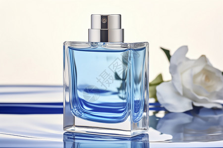 水蓝色的香水背景图片