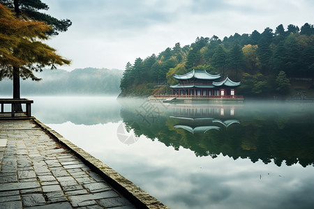 湖畔的风景线图片