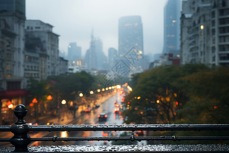 城市雨中的街头图片