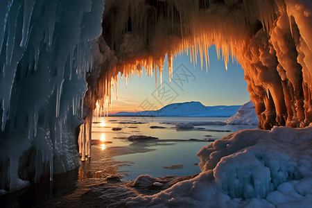冰雪世界的洞穴图片