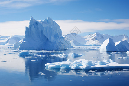 冰川海洋白云和冰山背景