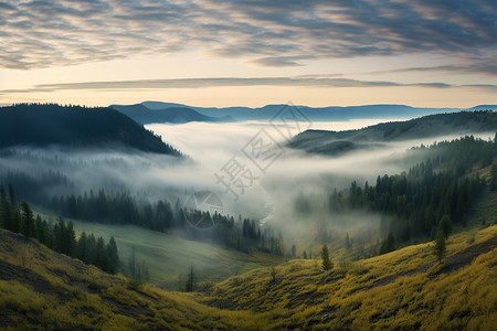 云雾在山间图片