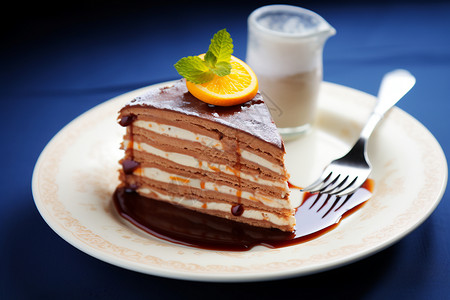 盘子中香甜美味的蛋糕图片