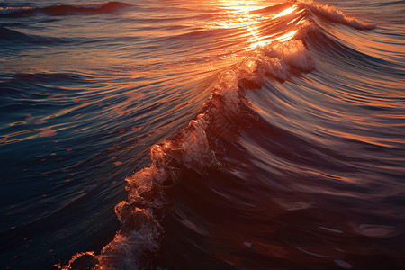 夕阳下涌动的海浪图片